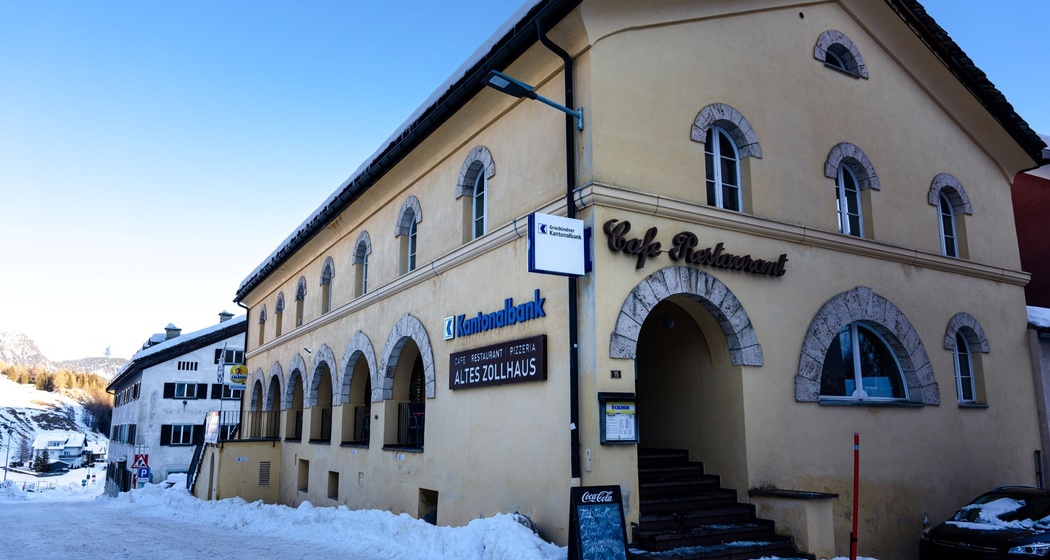 Restaurant Pizzeria Altes Zollhaus Splügen im Winter