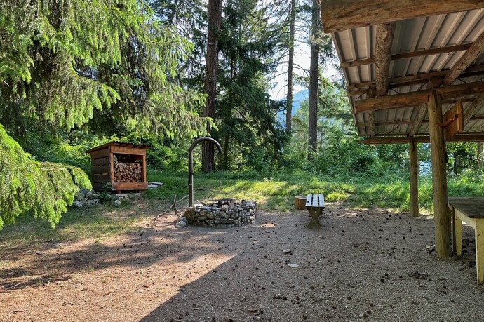 Realta hunting stand fireplace