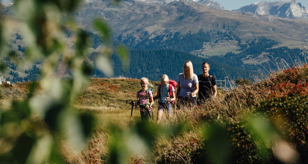 Entlang des Walserweges Obersaxen: Eine Erlebiswanderung für fite Familien