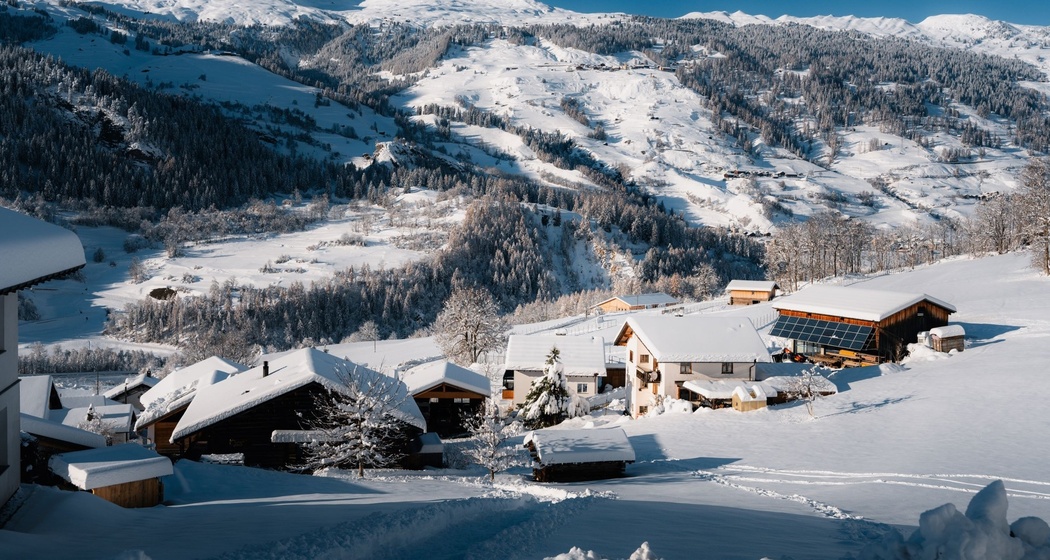 Aussicht von Pignia zum Schamserberg und Piz Beverin