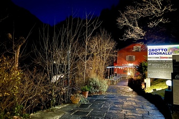 Scenic hike from Grono to Roveredo, GR (oua_94133896_image)