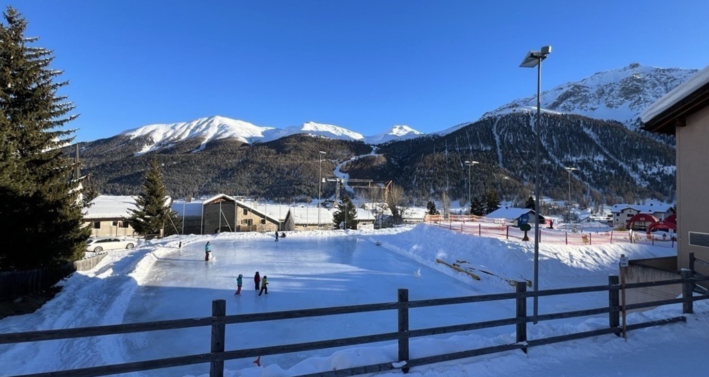 Eisplatz Purtum Zuoz (oua_94221966_image)