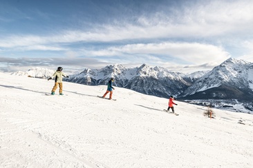 Private Snowboard Teachers (oua_94468655_image)