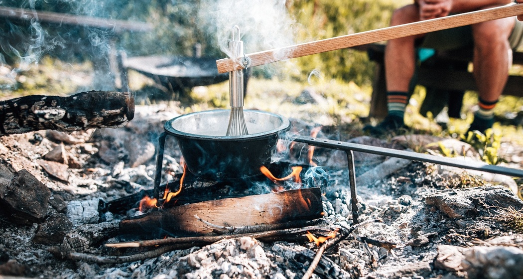Essen über dem Feuer