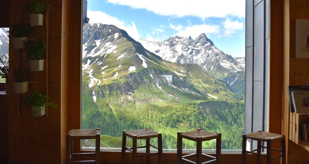 Panormafenster in der Motterascio Hütte