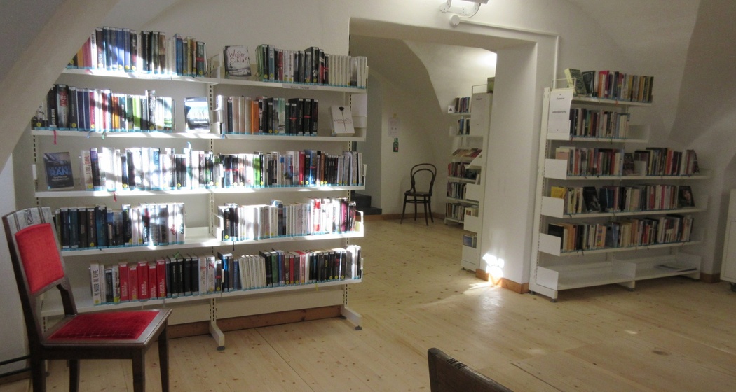 Bibliothek Rosengarten Innenansicht