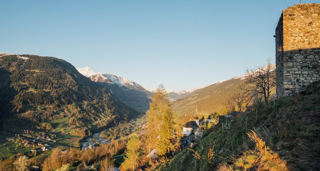 Schlans im herbstlichen Licht