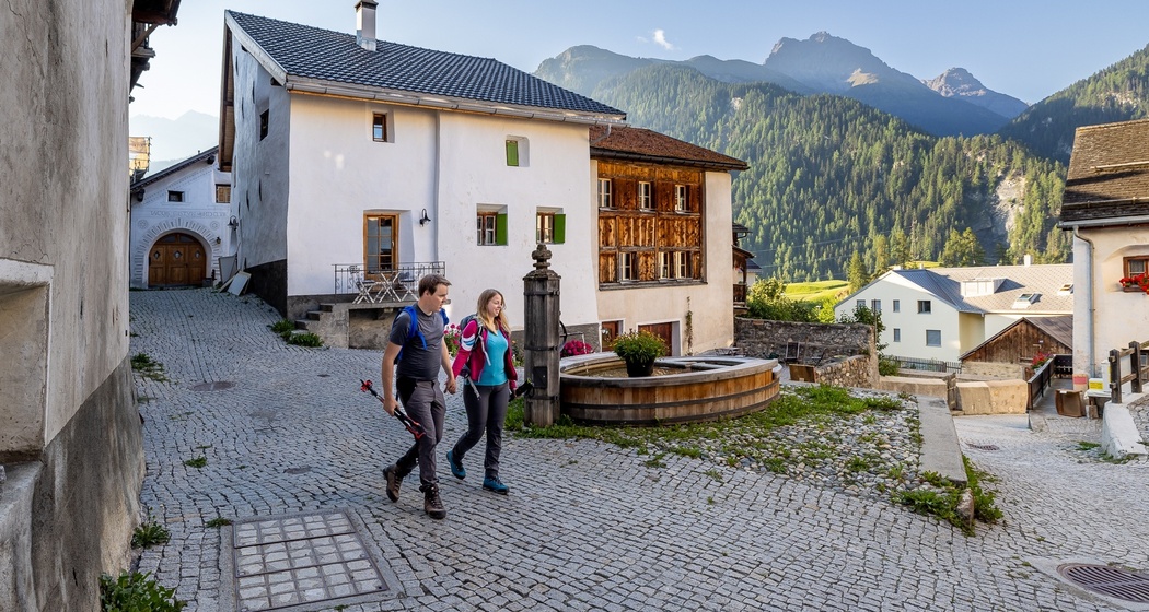 Weitwanderung Bergsteigerdorf Chamonna Tuoi CAS – Ardez (oua_96964141_image)