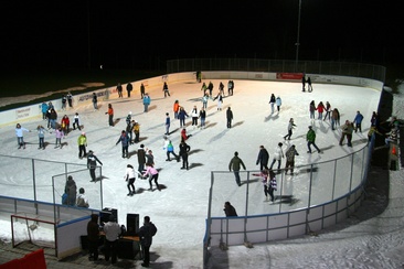 Eislaufen am Abend