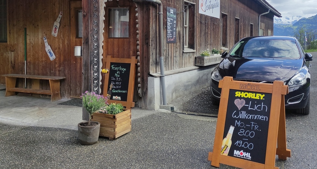 Aussenansicht Café Sentupada
