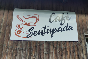 Aussenansicht Café Sentupada