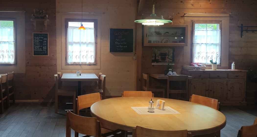 Innenansicht Café Sentupada