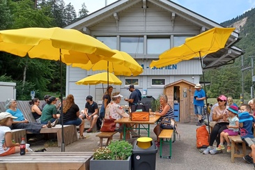 Pop-Up Rampenbeizli am Bahnhof Versam (oua_99517659_image)