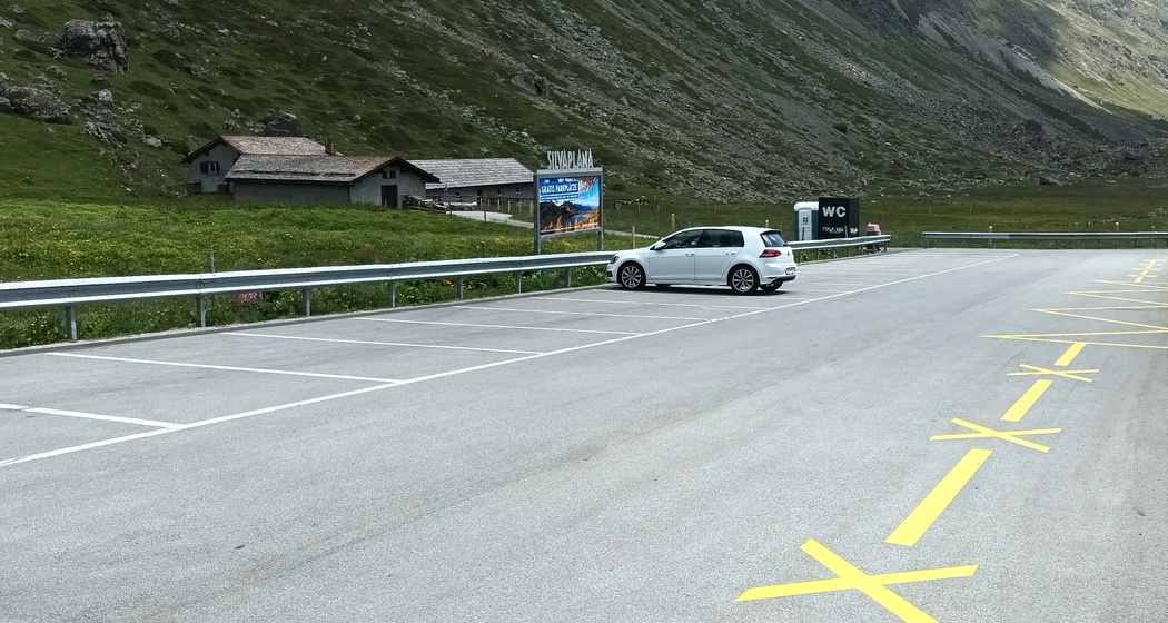 Parkplatz Via dal Güglia (pns_e82fc957061a2b324ef6bfcad4eed10f)