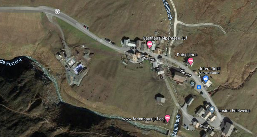 Juf, Parkplatz vor dem Dorf (pns_f23499d19f819c3bc8c571d5cd284142)