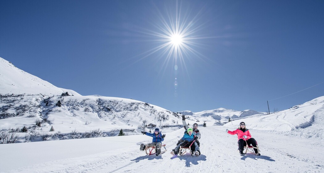 Heuberge (st_mail_background_08d2f57)