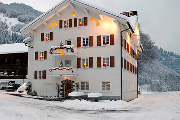 Landgasthof Sommerfeld Aussenansicht Winter