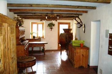 Eingagsbereich des Mehrfamilienhauses