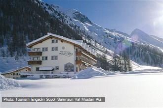 Bündnerhof im Winter