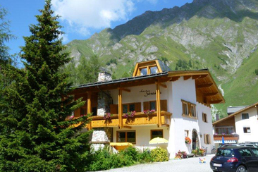 Aussenansicht Sommer