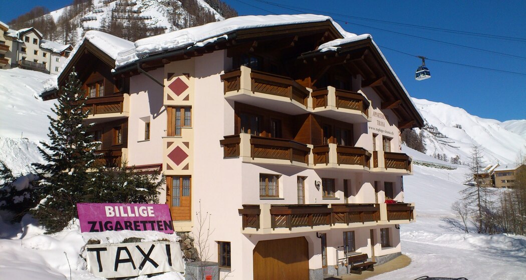 1 Gehminute zu den Seilbahnen Piste / Wanderweg direkt ab Haus...