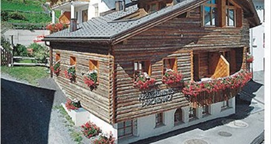 Aussenansicht Sommer