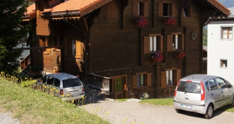 Ferienwohnung Genoveva Sax, Obersaxen Meierhof - Ansicht Sommer