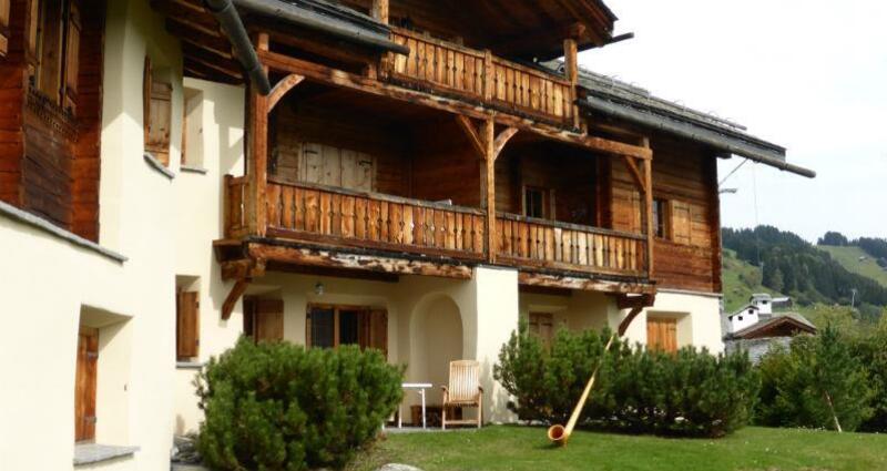 Ferienwohnung Casa Muladiras Sutter - Ansicht Sommer