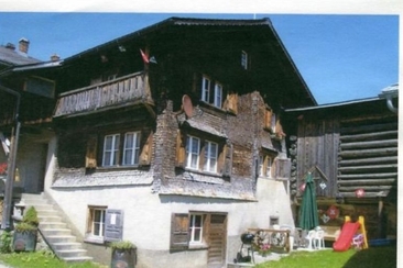 Ferienwohnung Mirlaus Caminada - Ansicht Sommer