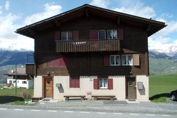 Hof Arpagaus Obersaxen Meierhof Ansicht Sommer