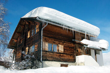Casa Cadruvi Obersaxen Giraniga - Aussenansicht Winter