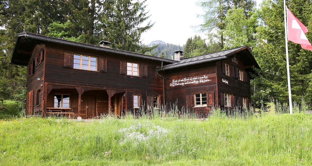 Hausteil links mit Hof