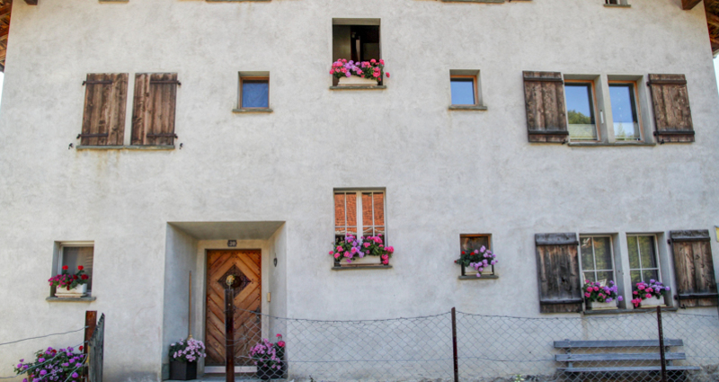 Ferienwohnung Rumein Cajochen - Ansicht Sommer