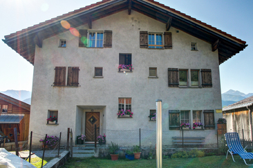 Appartement Rumein Cajochen - Vue d’été