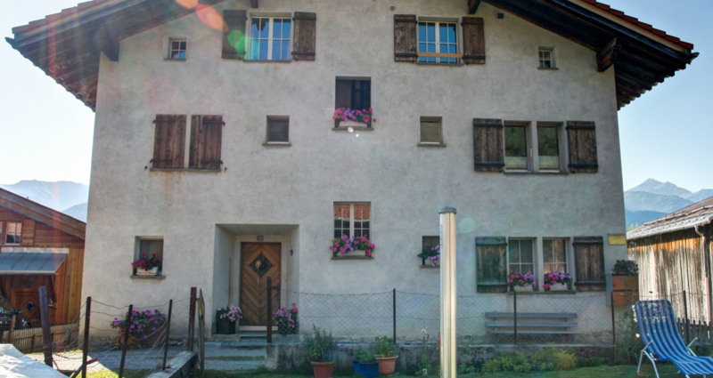 Ferienwohnung Rumein Cajochen - Ansicht Sommer