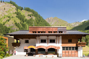 Aussensicht Haus Arina Sommer