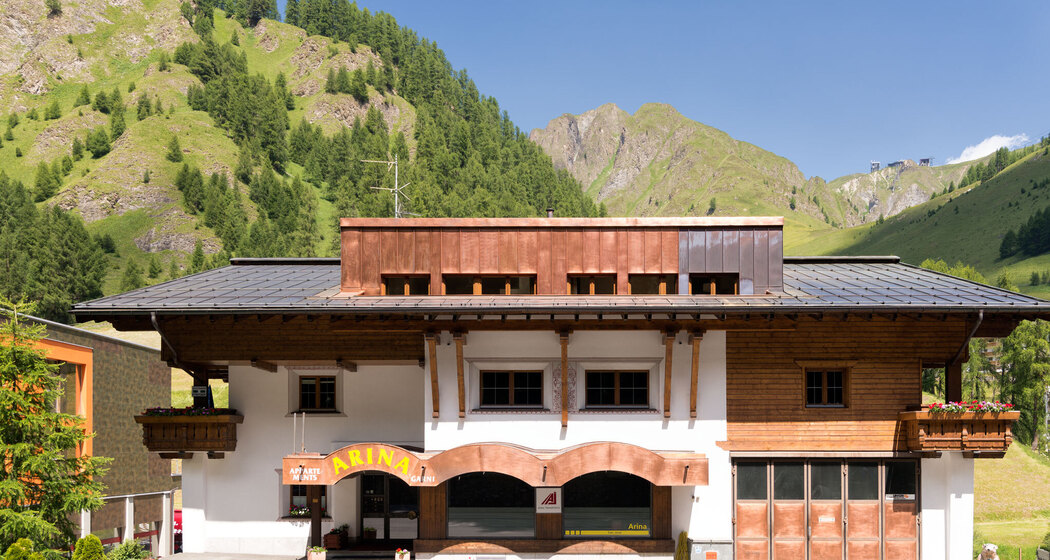 Aussensicht Haus Arina Sommer