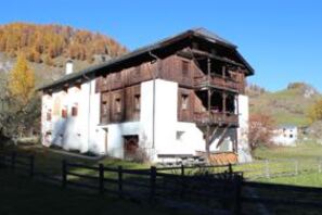 Wohnung im 1. Stock mit Balkon