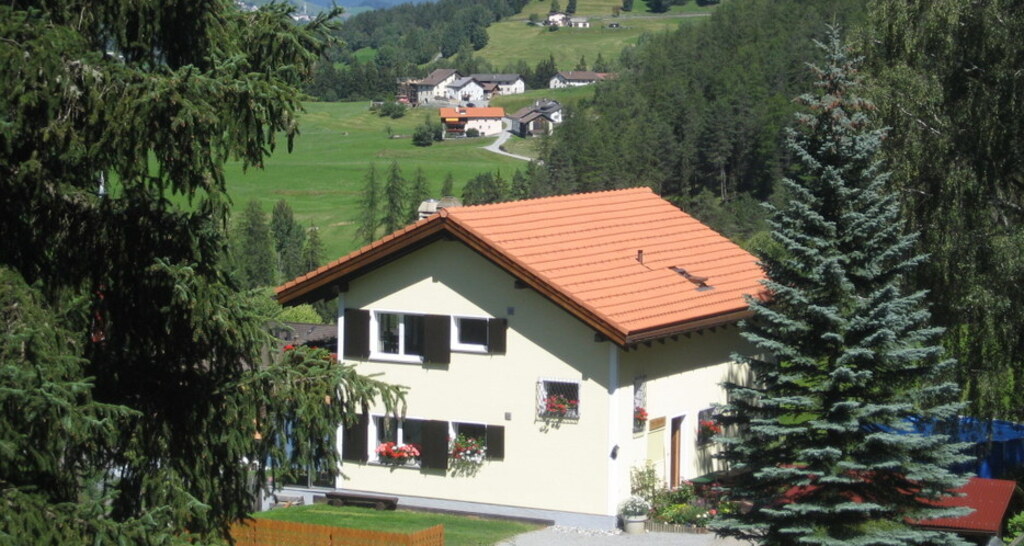 Blick nach Chaposch und Schloss