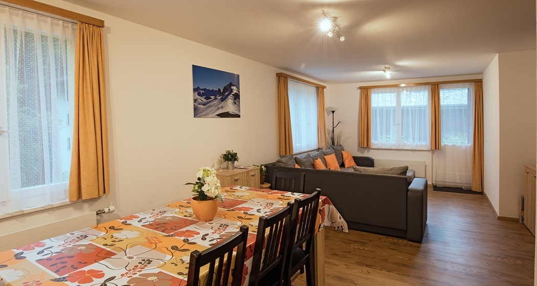 Esszimmer mit Wohnzimmer