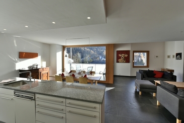 Essbereich und Wohnzimmer