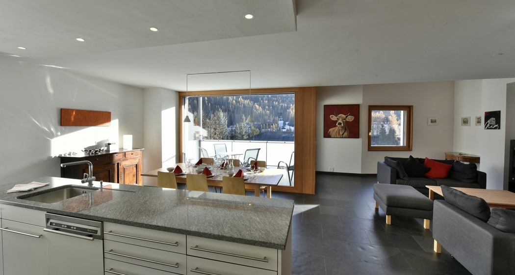 Essbereich und Wohnzimmer