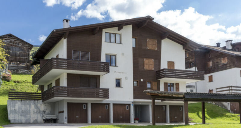 Ferienwohnung Crastahüs 2 Altermatt - Ansicht Sommer