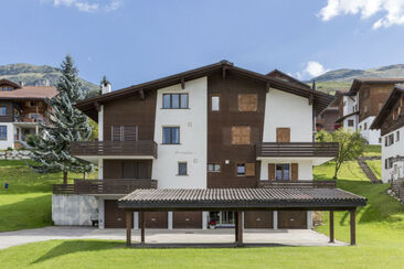 Ferienwohnung Crastahüs 2 Altermatt - Ansicht Sommer