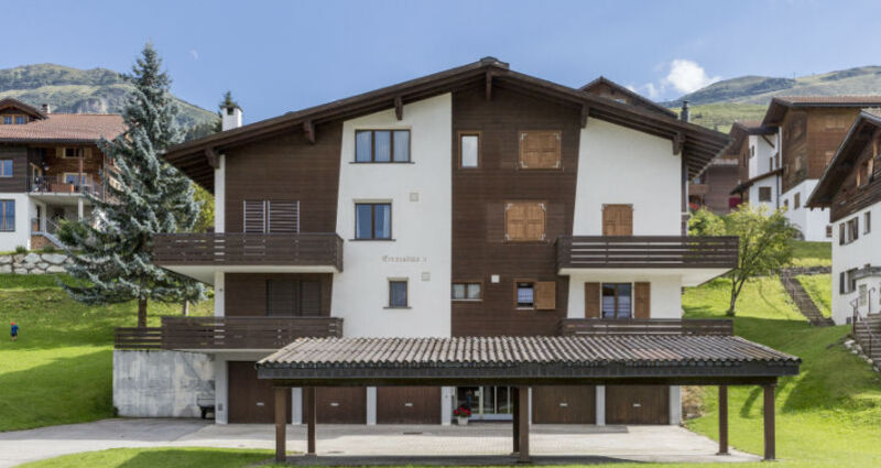 Ferienwohnung Crastahüs 2 Altermatt - Ansicht Sommer