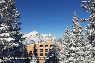 Berghotel Mettmen Winter Aussenansicht