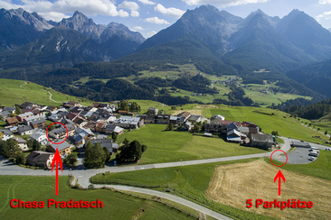 Aussenansicht + Parkplätze