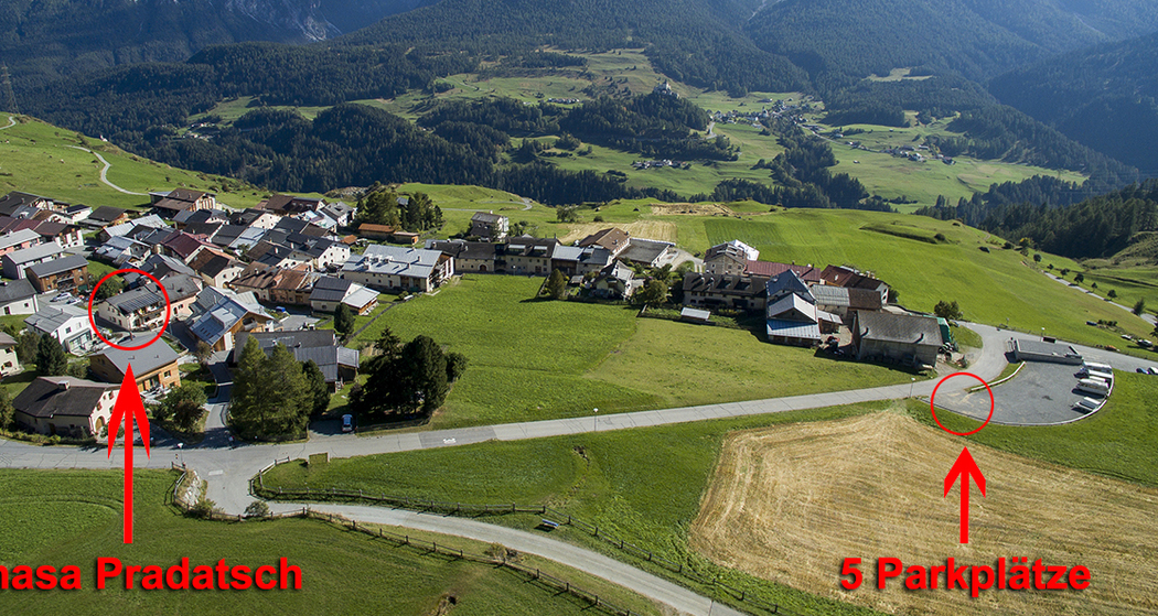 Aussenansicht + Parkplätze