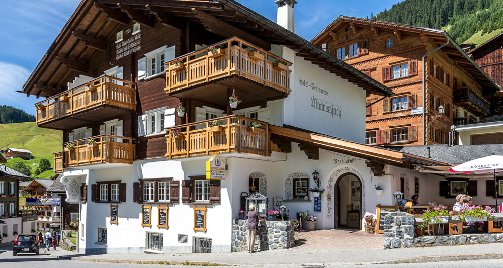 Hotel Madrisajoch Sommer Aussenansicht