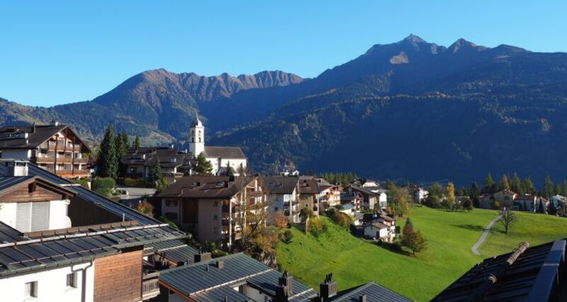 Aussicht von Terrasse im Sommer